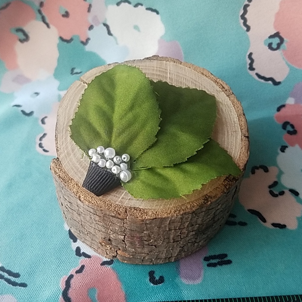 Leaf clip